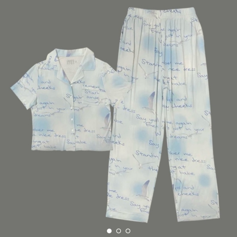 Taylor Swift OFFICIAL 1989 Taylor’s Version Wildest Dreams Pajamas Size XL